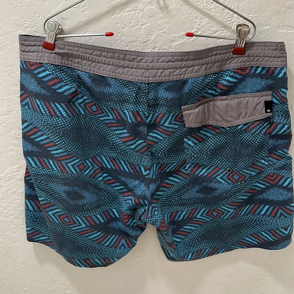 Quicksilver Men’s Board Shorts (38)